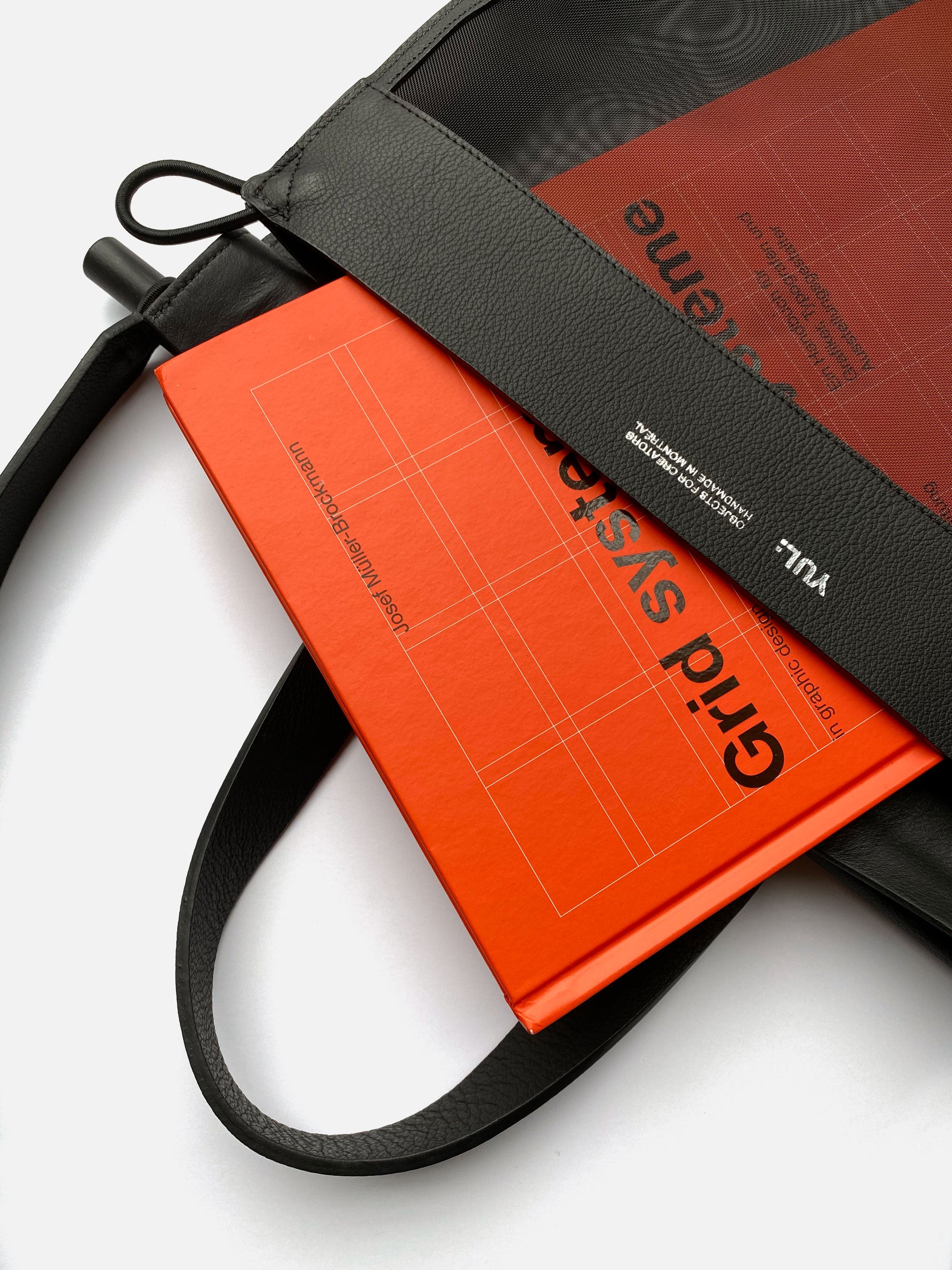 Carré | See-through Messenger Bag – The Atelier YUL